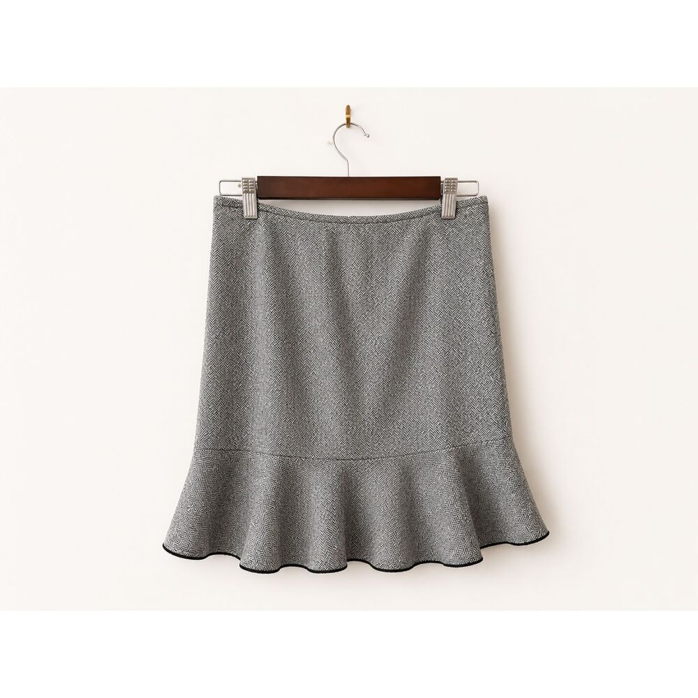 Ann Taylor LOFT Petites Gray Herringbone Ruffle Skirt | 6P | EUC